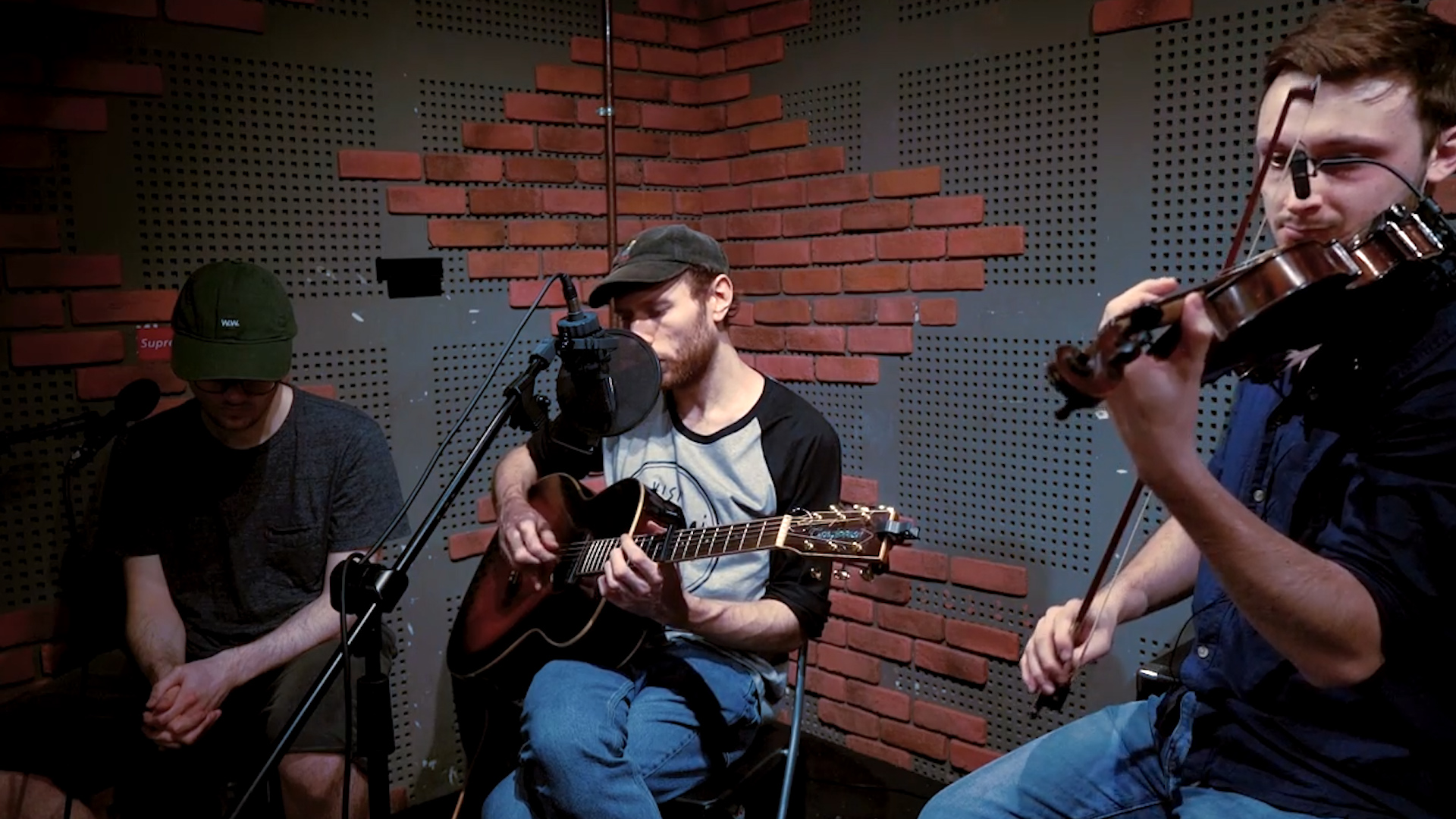 Novo Amor and Ed Tullett perform a gorgeous rendition of 'Carry You' on Bandwagon Presents – watch