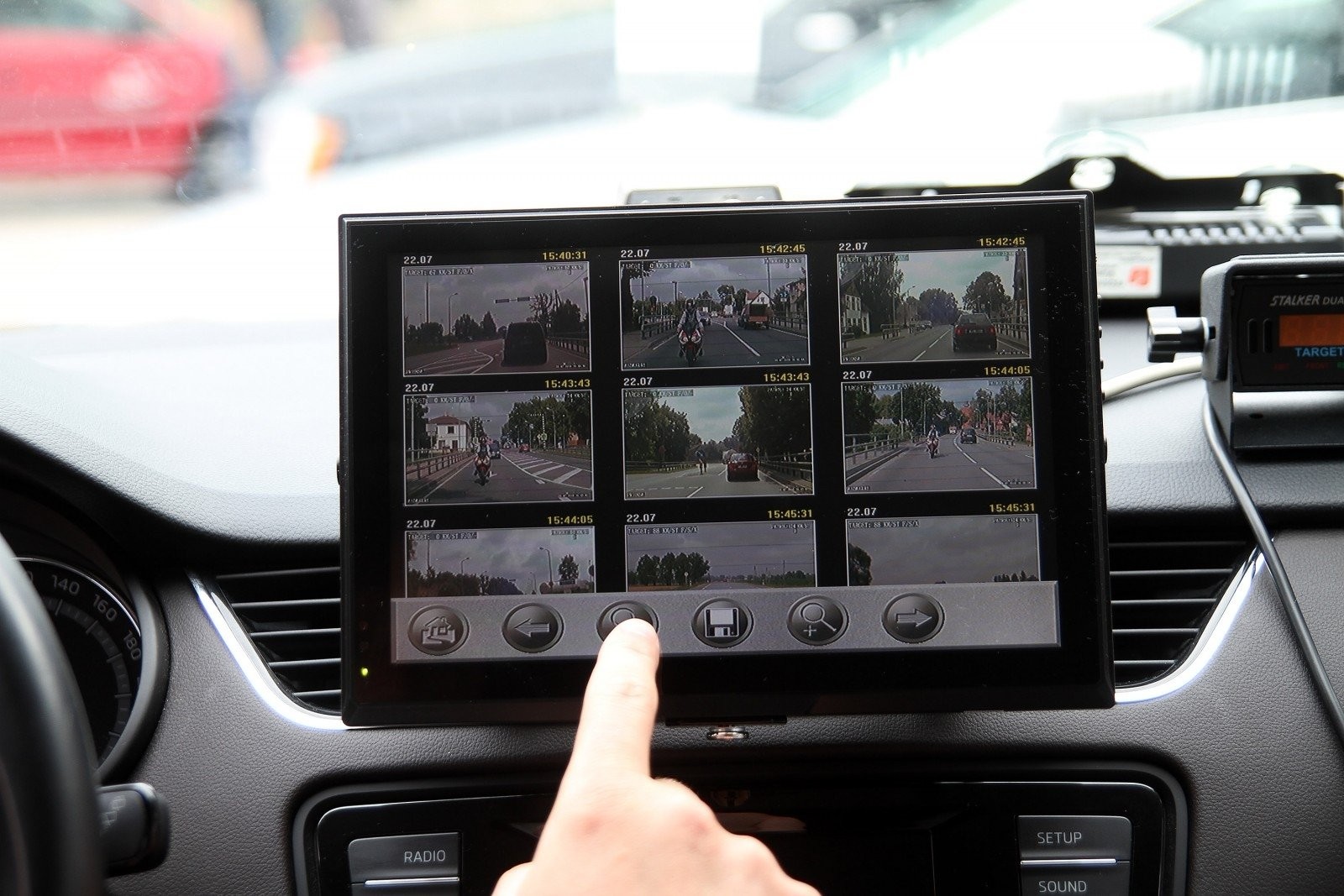 Greičio viršijimo pažeidėjus fiksuoja nežymėti policijos automobiliai