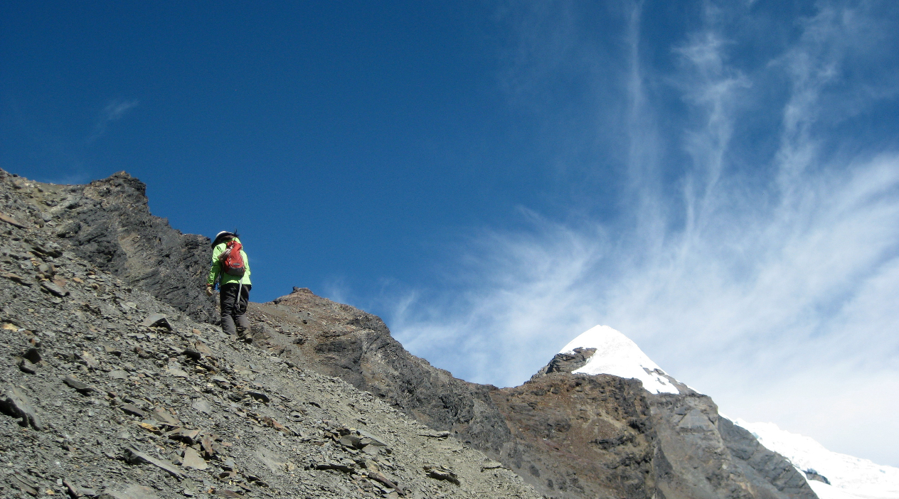 Intro to Ice Climbing Class in Twin Mountain Book Tours & Activities