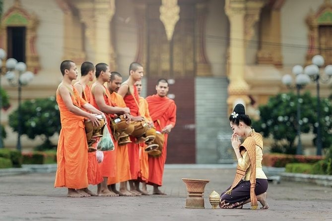 Experience Blessing Ceremony and Tuk Tuk