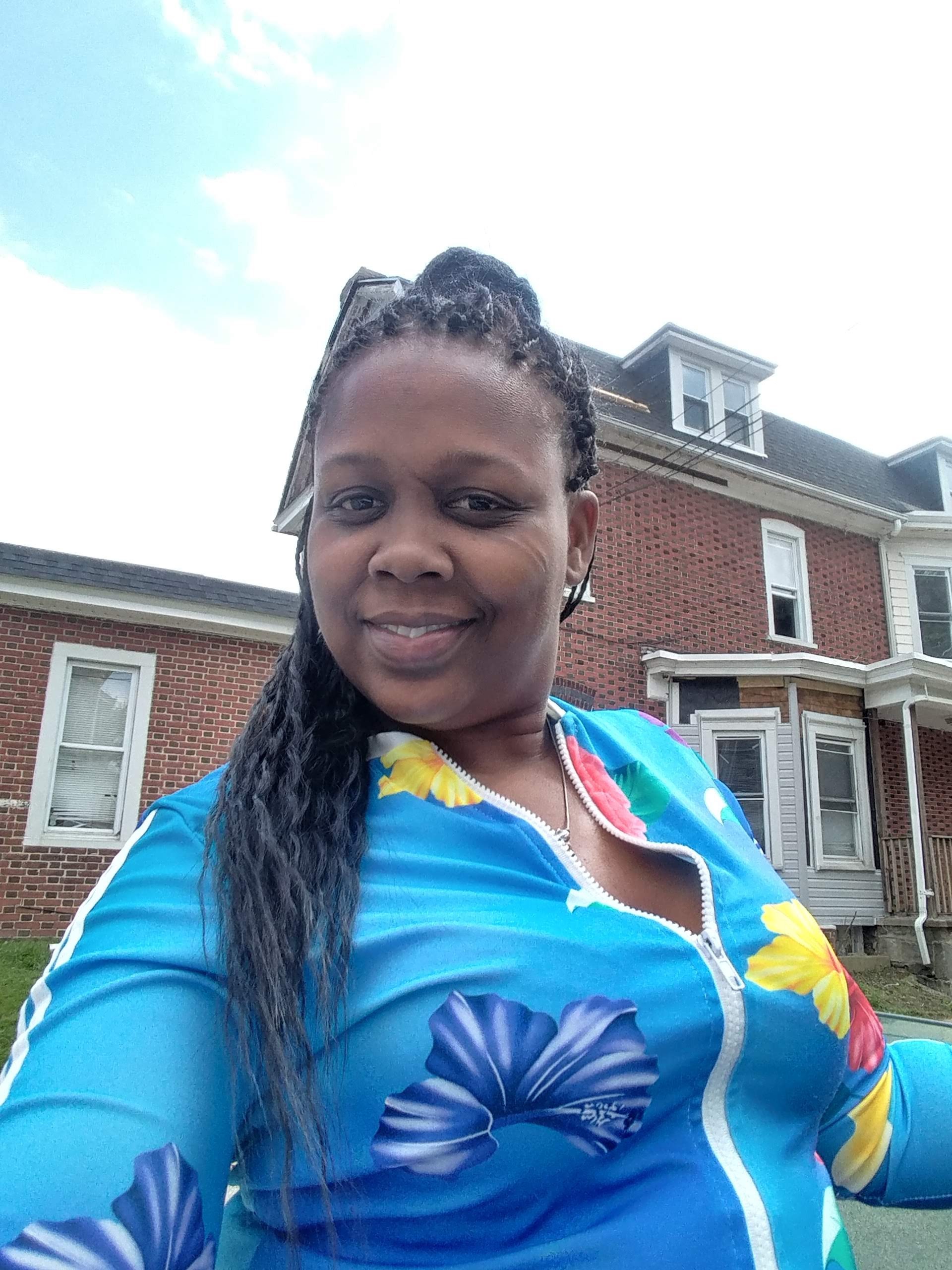 Denelle Miller - Party Host Helpers 