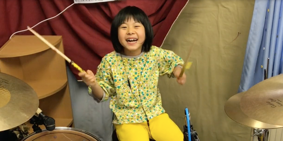 8-year-old girl does a smashing cover of Led Zeppelin’s ‘Good Times Bad Times’ Convert?cache=true&crop=0%2C1%2C918%2C459