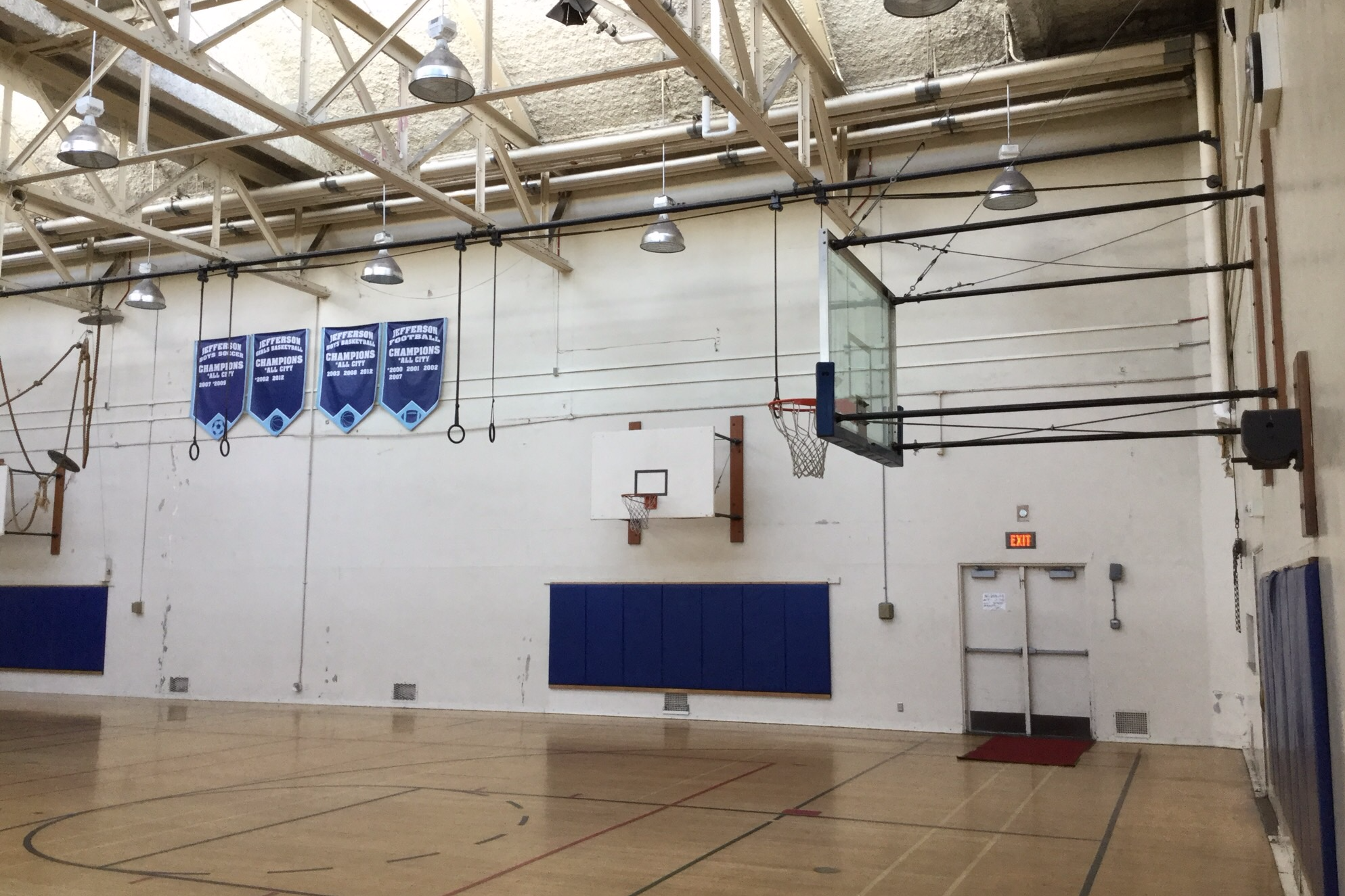 Gymnasium - Small