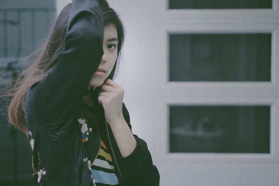 WATCH: Electronic pop artist Jasmine Sokko releases splendid debut single ‘1057’
