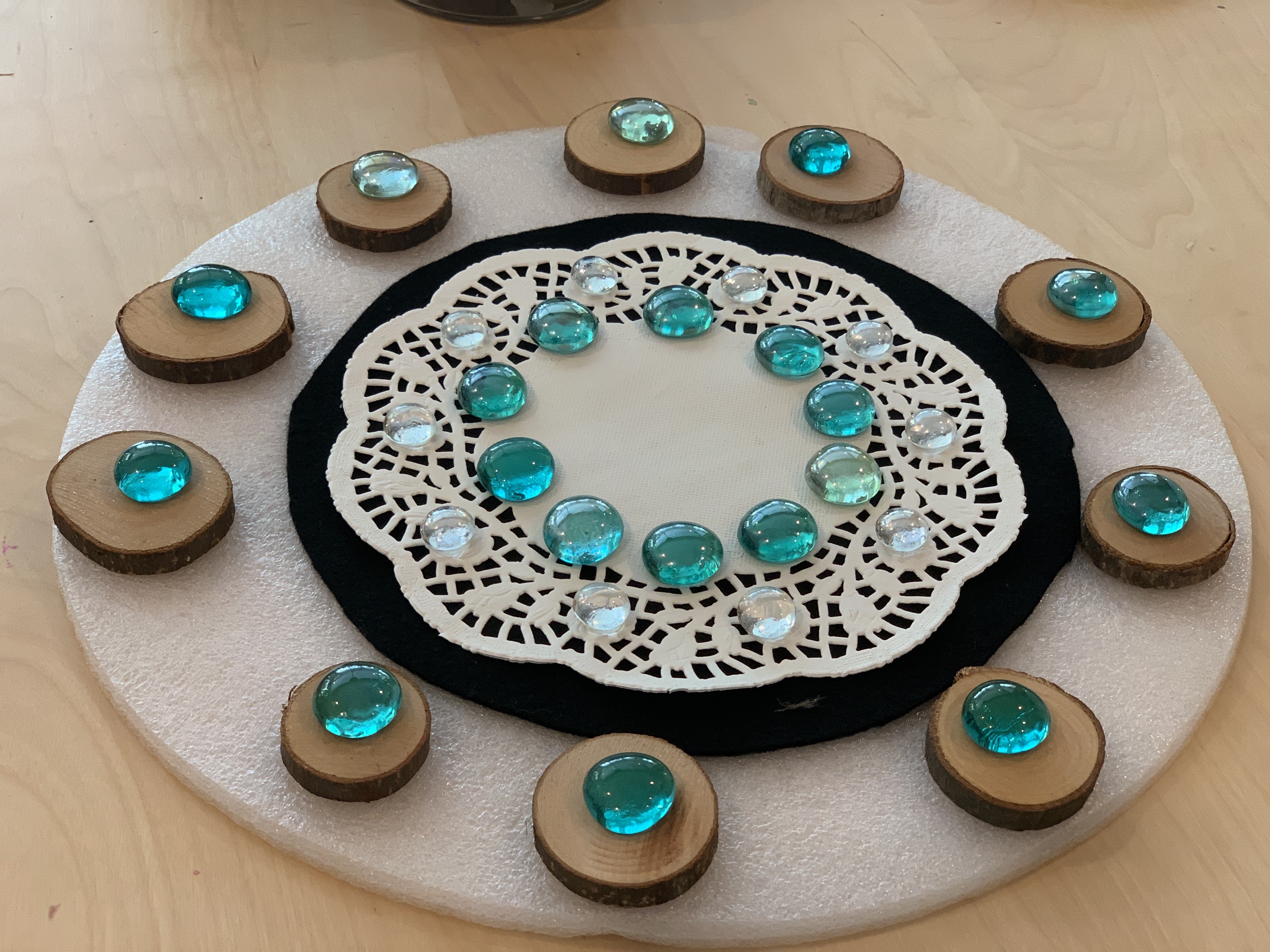 loose parts on circle mat