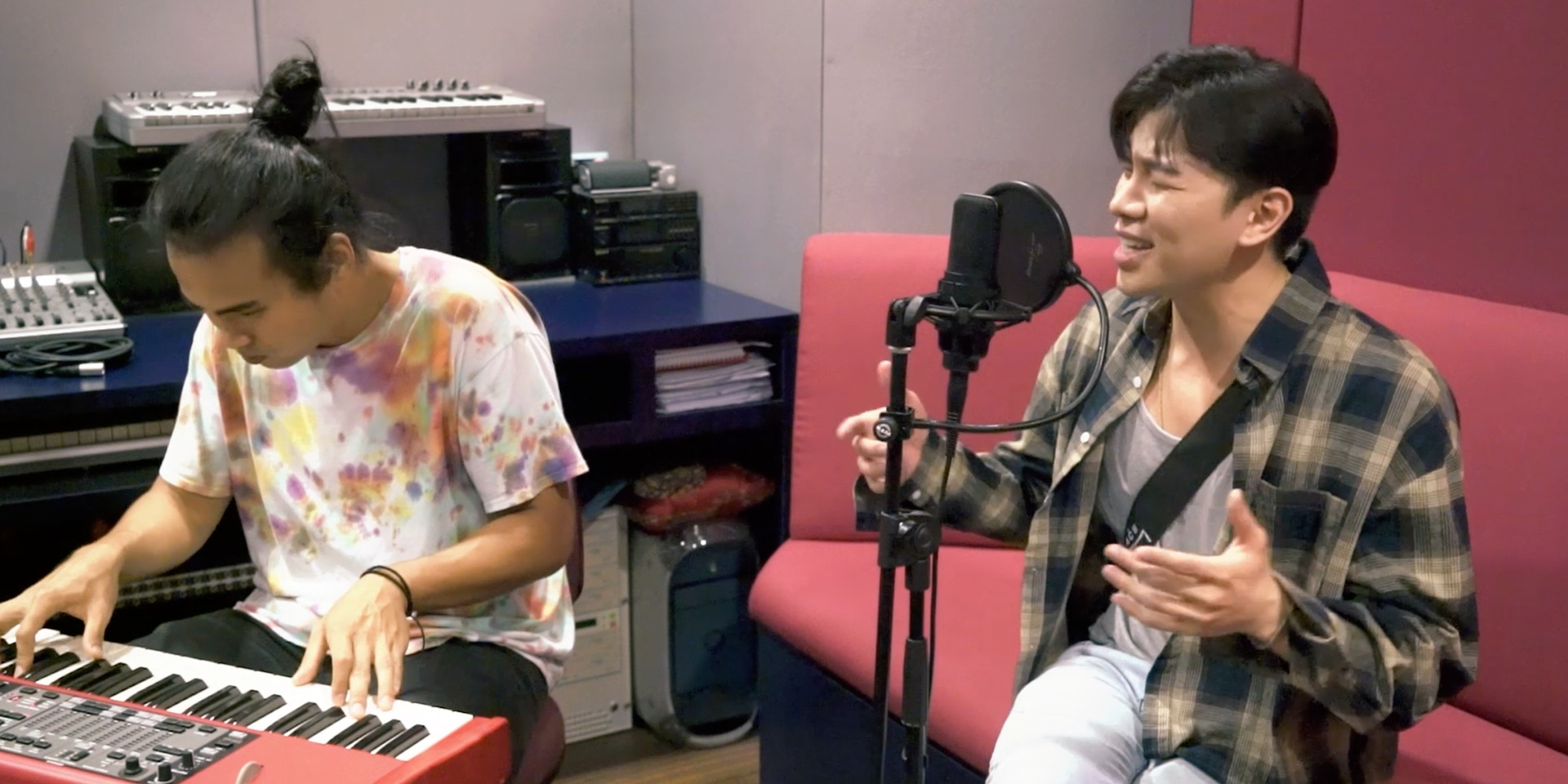 Gen Neo performs 'Stop Sugar' and 'Think About Us' live at Ocean Butterflies Music for Bandwagon Presents – watch