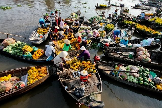 Experience Mekong Floating Market