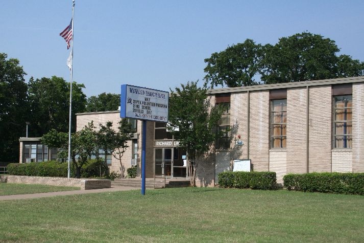 LAGOW, RICHARD ELEMENTARY SCHOOL 