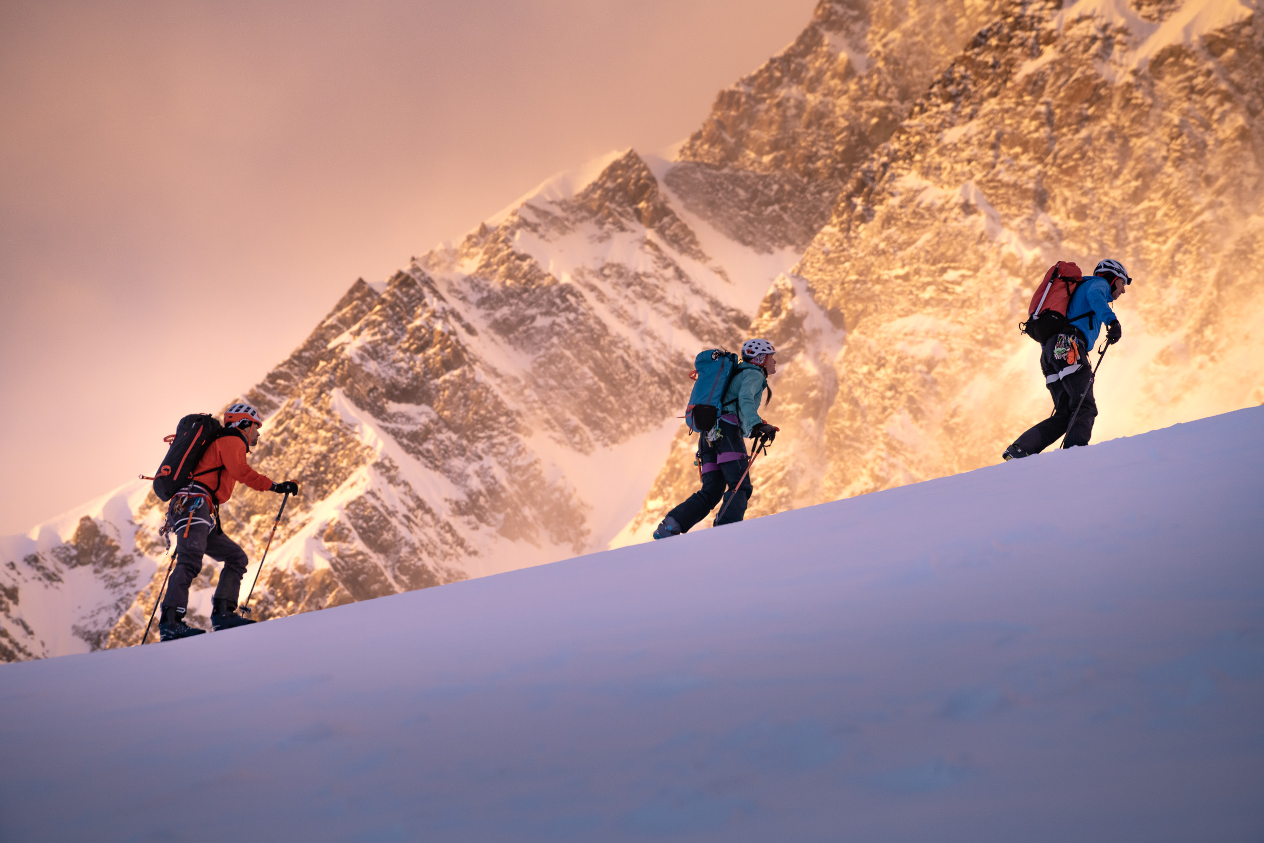 Journey team. Avalanche courses aspect.