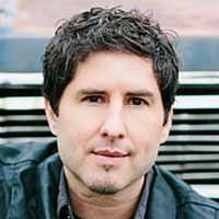 Matt de la Peña