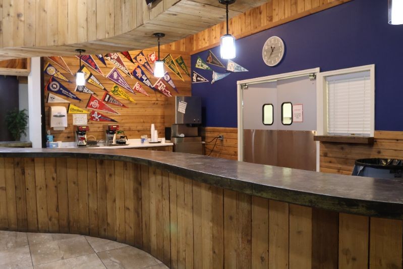 Entry/Fountain area/Bar