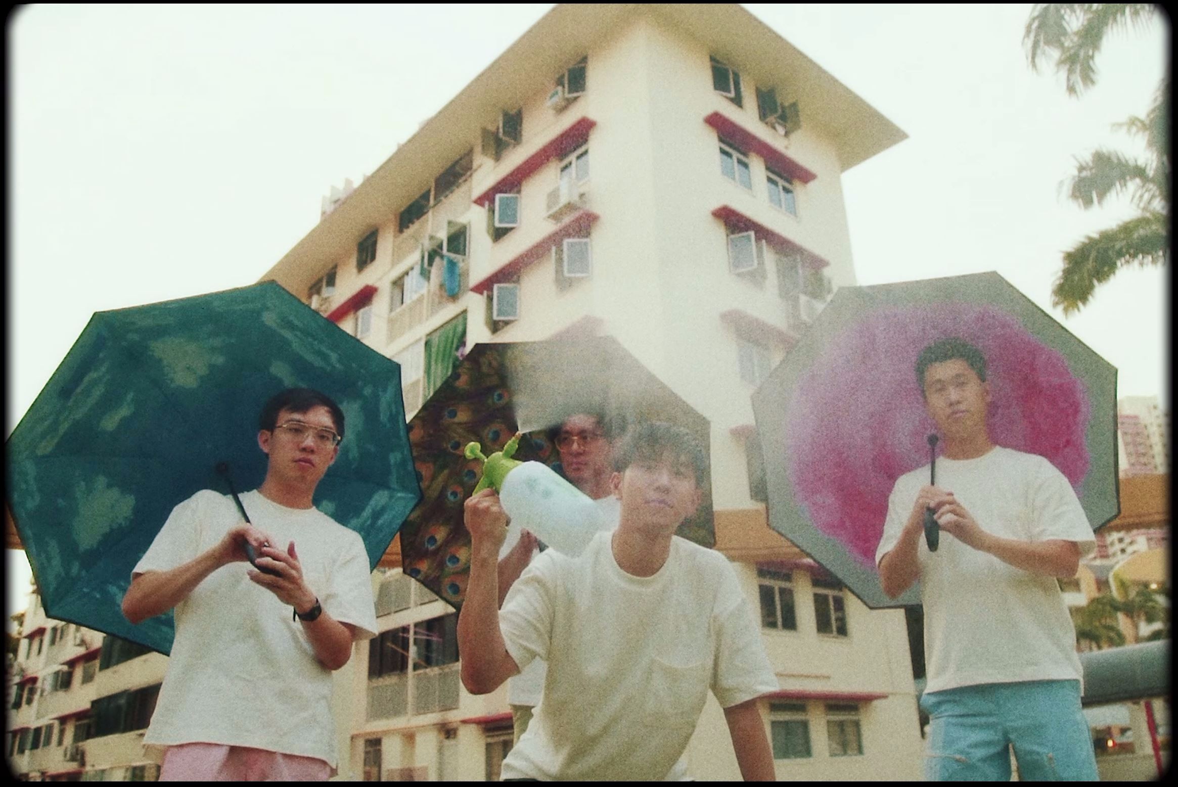 M1LDL1FE choose the surreal high life in 'Distraction'