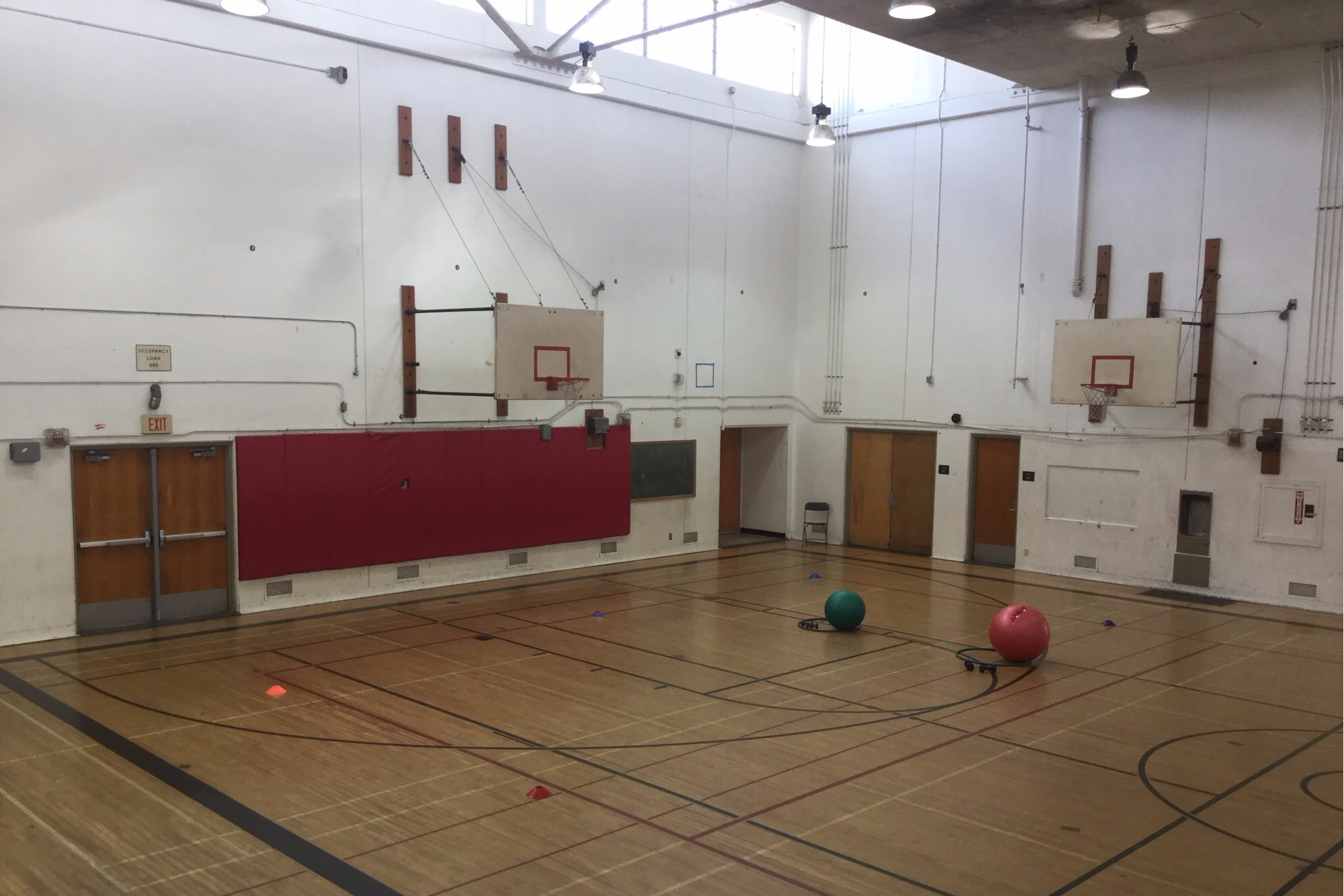 Gymnasium-Small