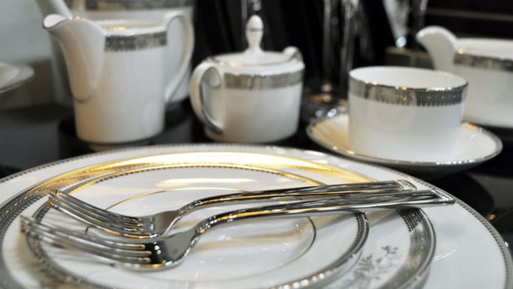 Vera Wang Dinner Set