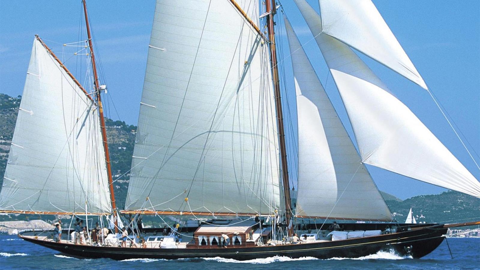 Black Swan Of 19 Yacht Camper Amp Nicholsons 40 5m 19