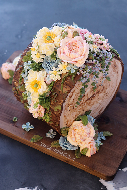 Woodland Buttercream Cream Flower Cake