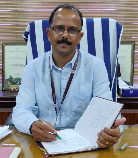 Dr Biju Thomas,Principal (i/c),Baselius College