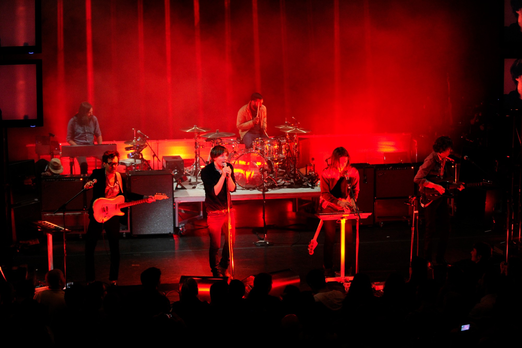 Phoenix previews 2017 tour set list with 3 new songs at first live show since 2014