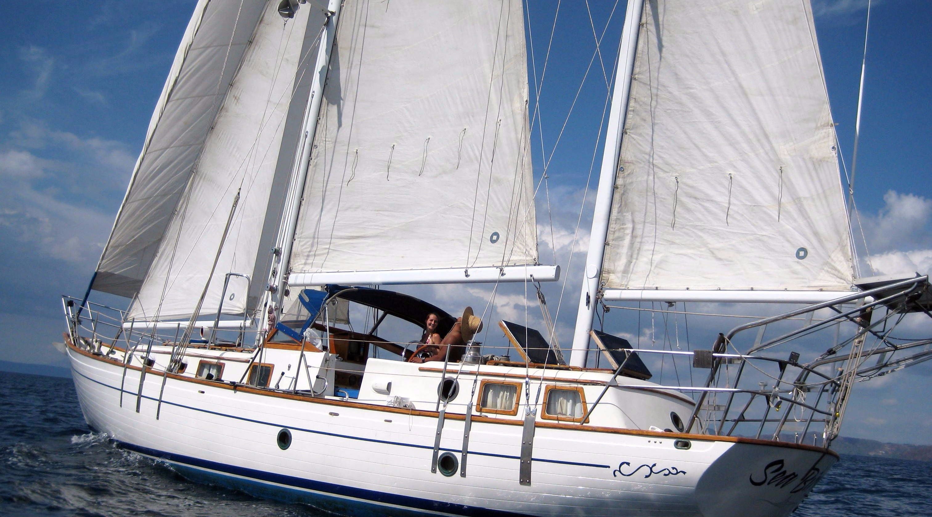 Private Sunset Snorkeling & Sailing Tour in Costa Rica