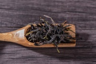 Middle Mountain "Rose Aroma" Dan Cong Oolong Tea * Spring 2018 from Yunnan Sourcing