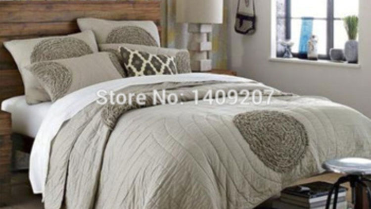 Queen size bedroom linen