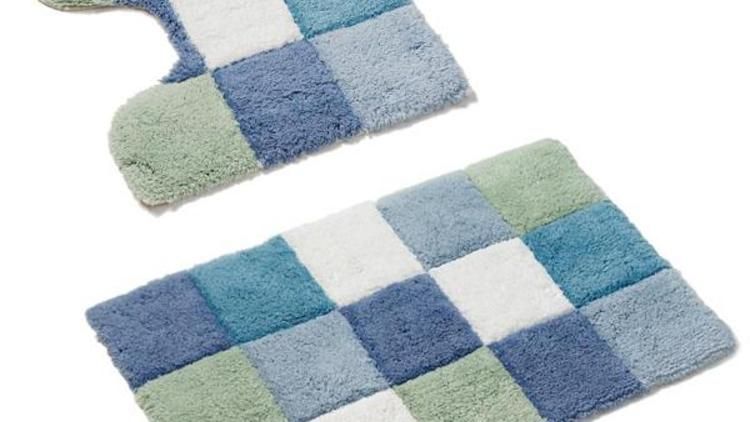 BATHROOM MATS To Place Your Feet On