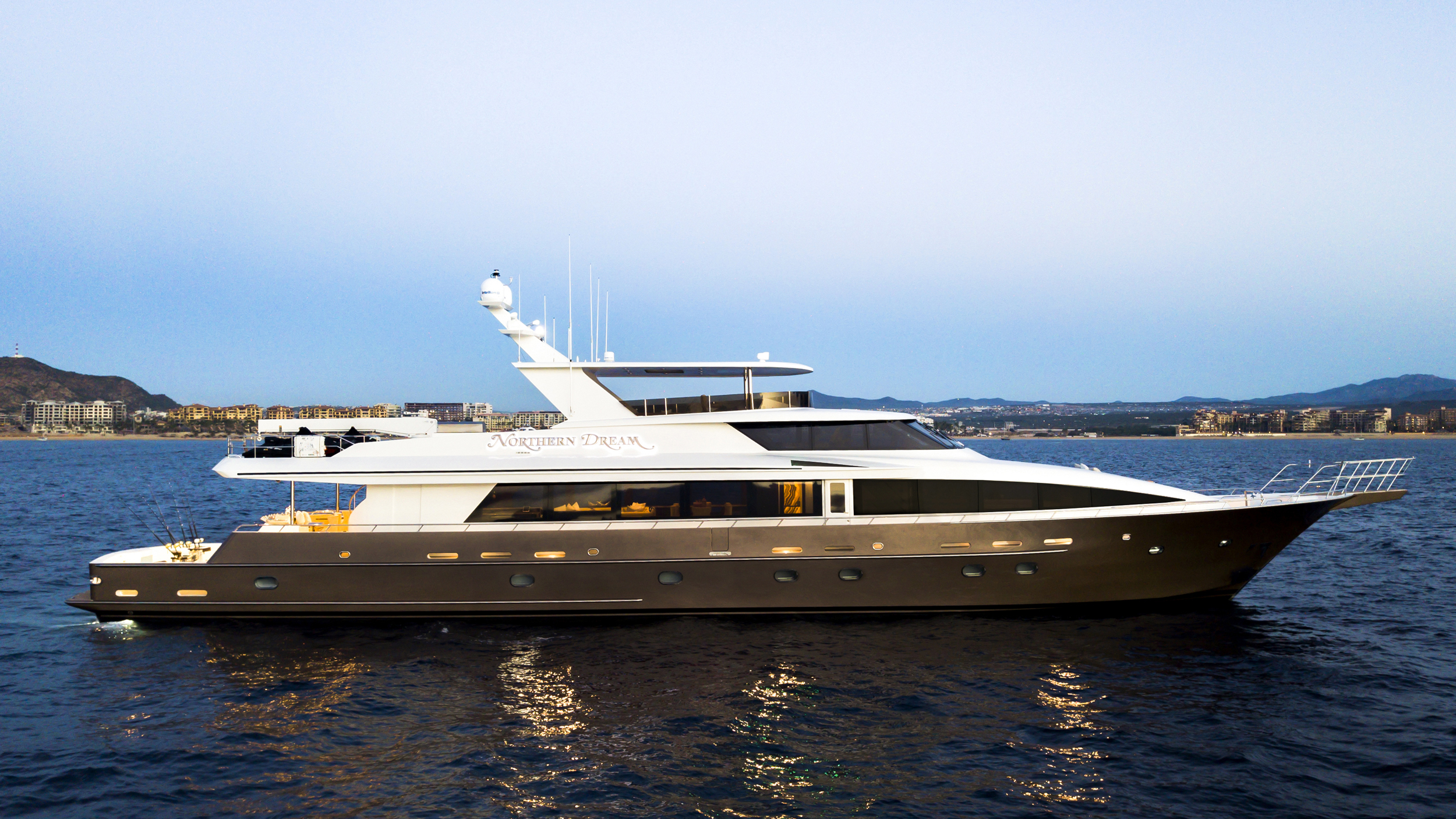 Golden Boy Ii Yacht Sovereign Yachts 35 05m 1998