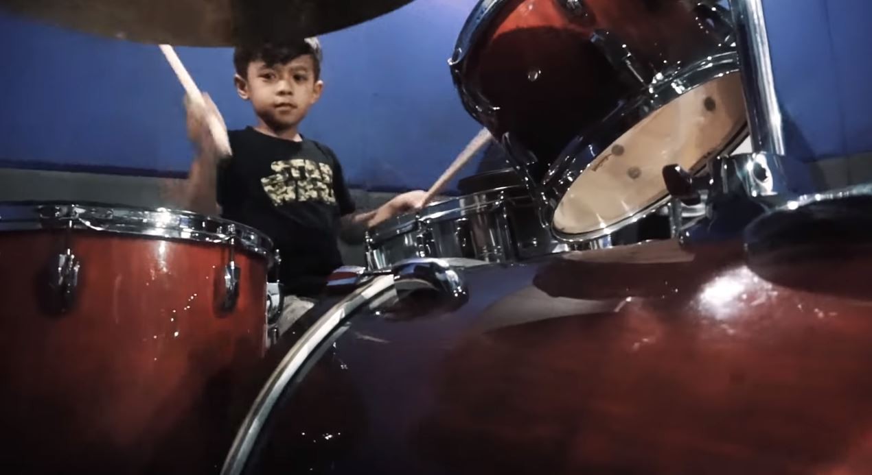 8-year-old drummer Momo DeMonster performs with Queso at B-Side Closing Party