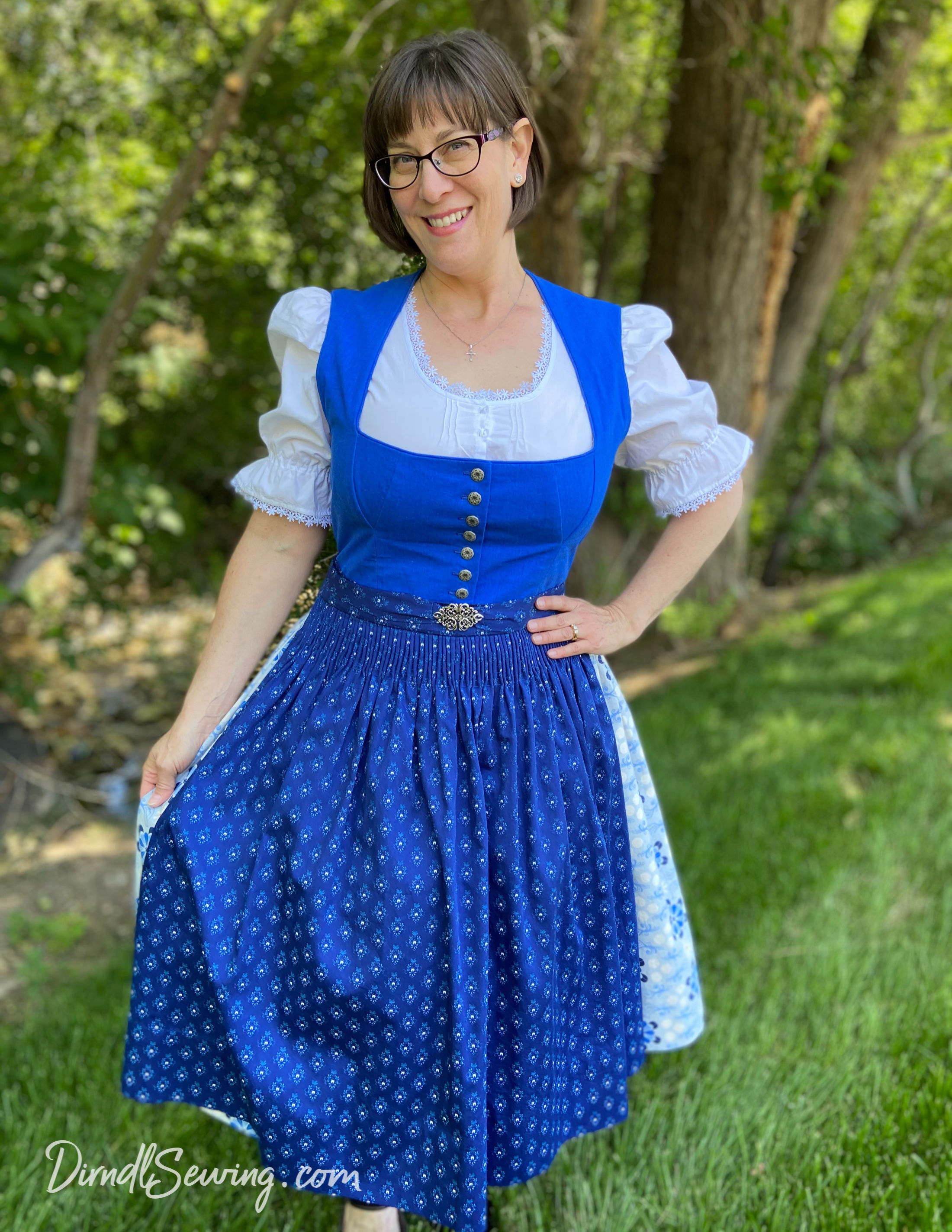 Blue dirndl online