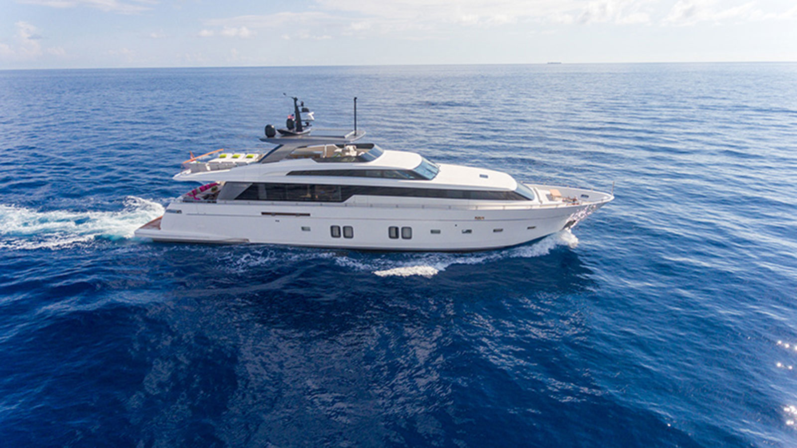 32m Sanlorenzo SL106 yacht Time Out sold