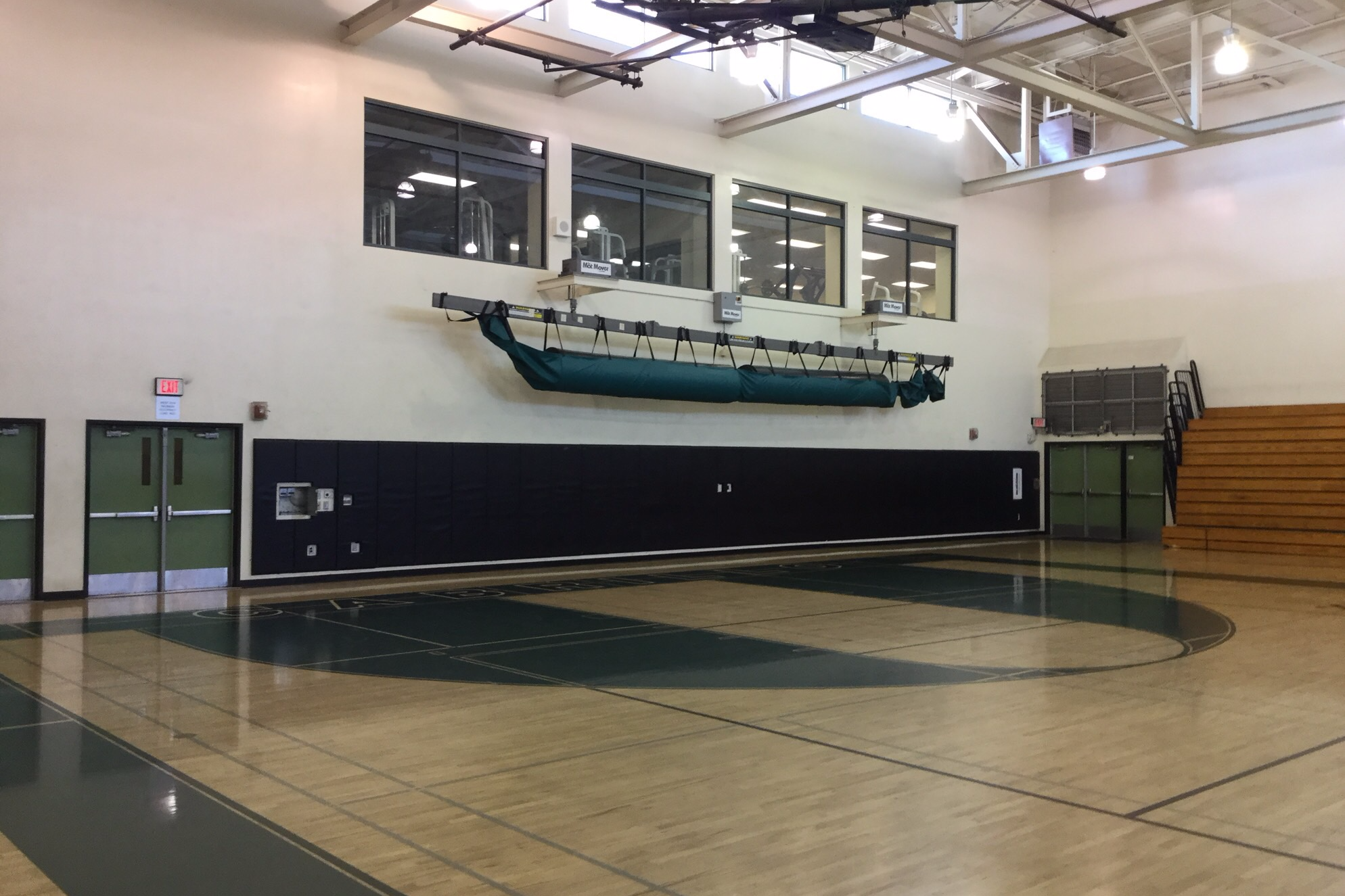 Gymnasium-Large