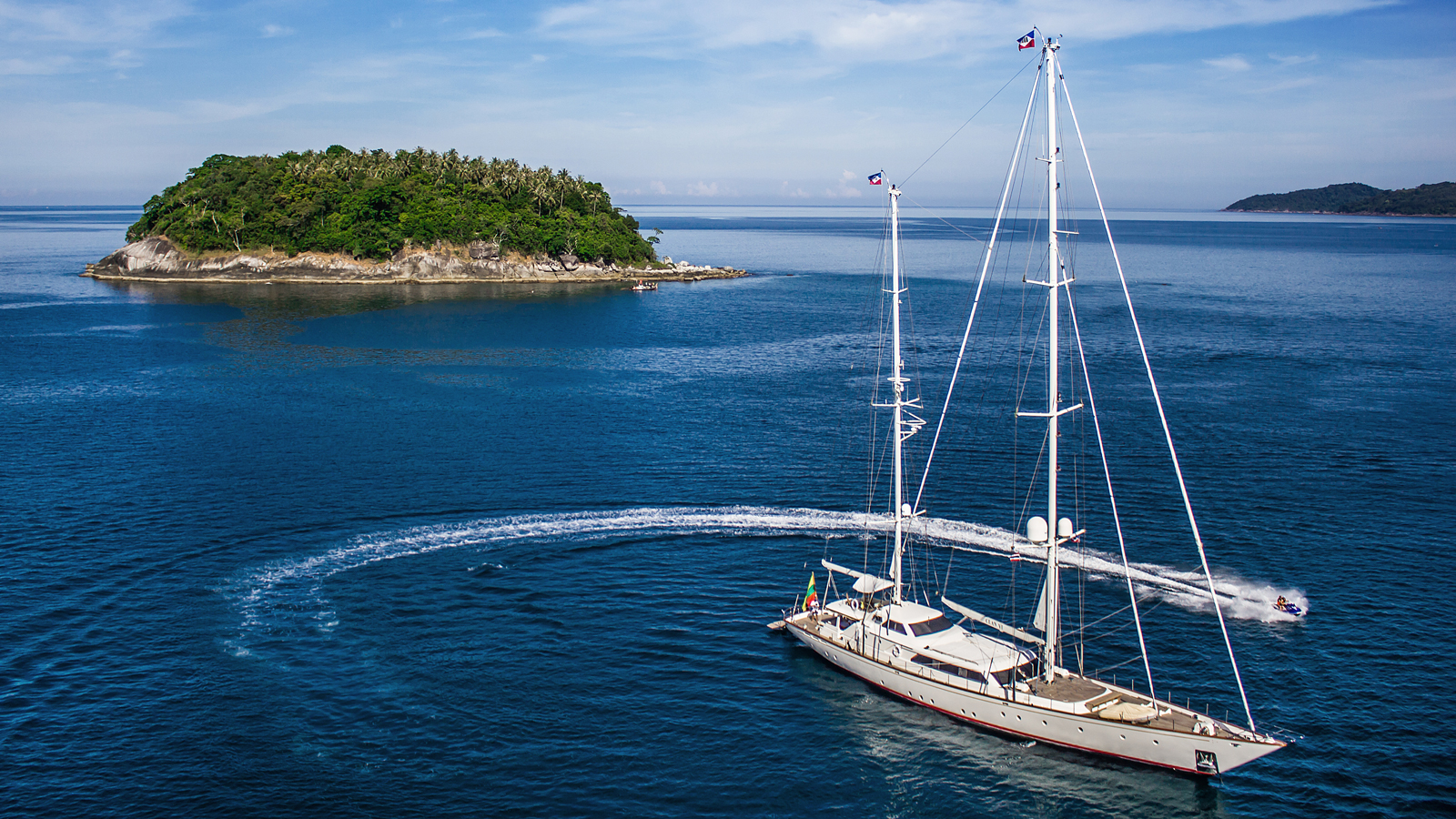 Bill Gates Jumps Aboard The Us 330 Billion Yacht Serene