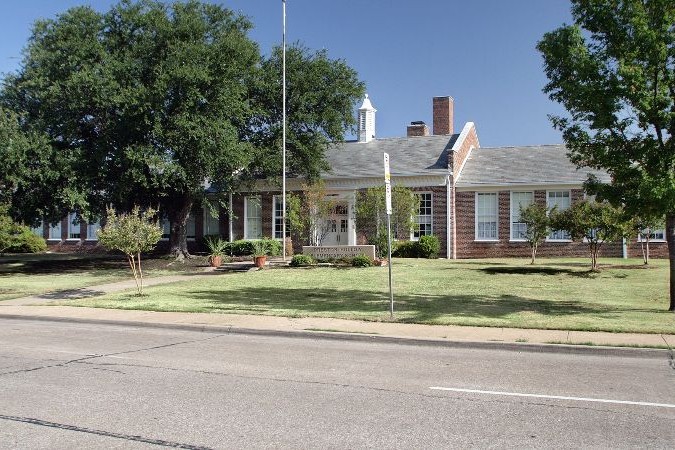 PRESTON HOLLOW ELEMENTARY SCHOOL
