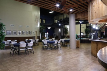 Entry/Fountain area/Bar