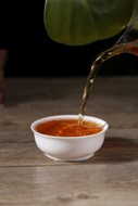 Wu Yi Shan "Qi Dan" Zheng Yan Rock Oolong Tea from Yunnan Sourcing US
