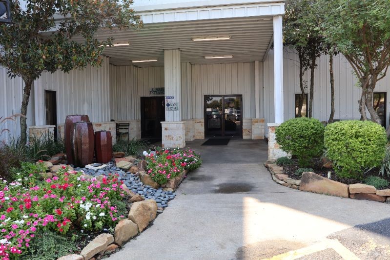 Entry/Fountain area/Bar