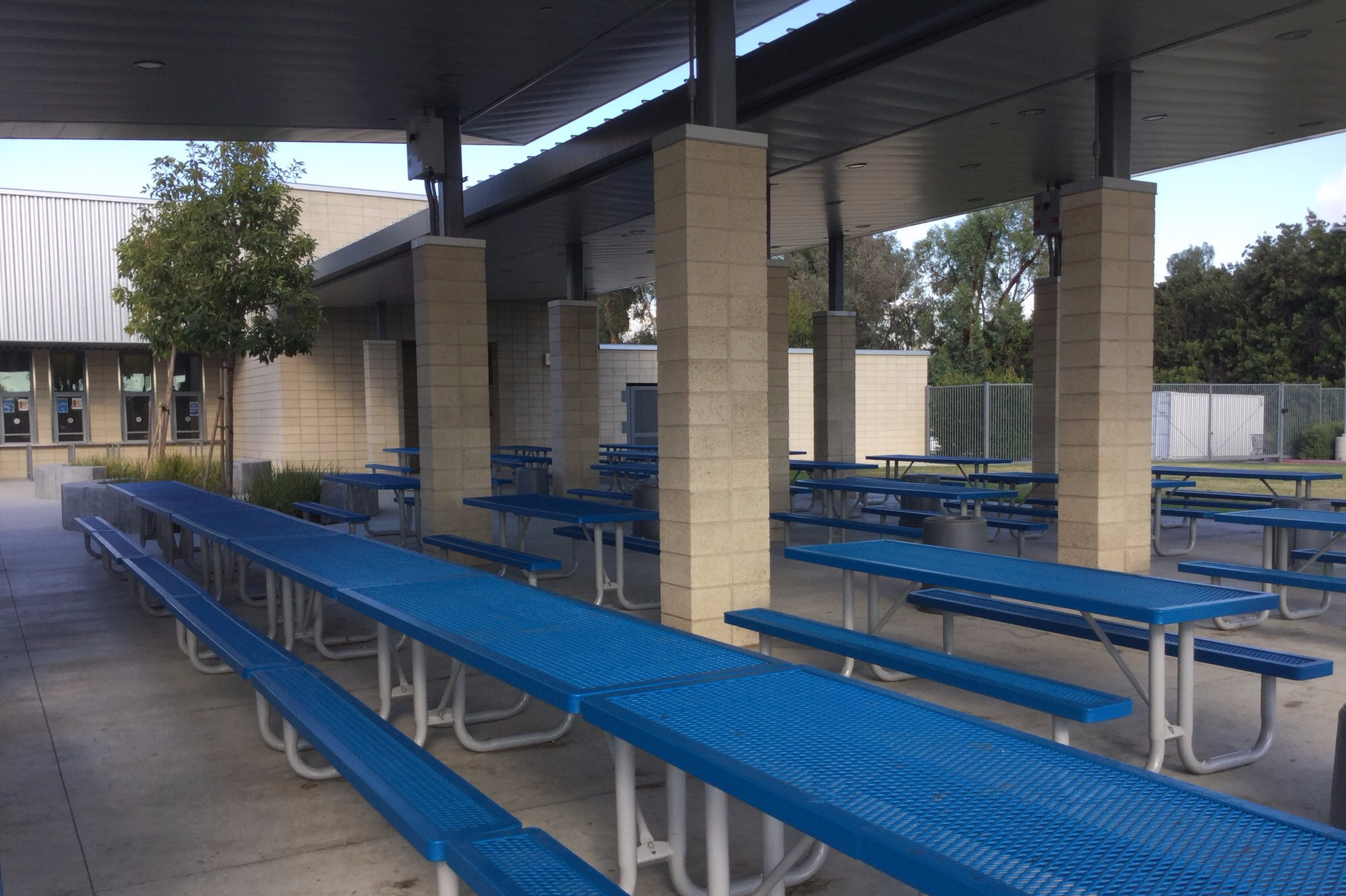 Lbusd Facilities Mcbride Sr High School Lunch Benches