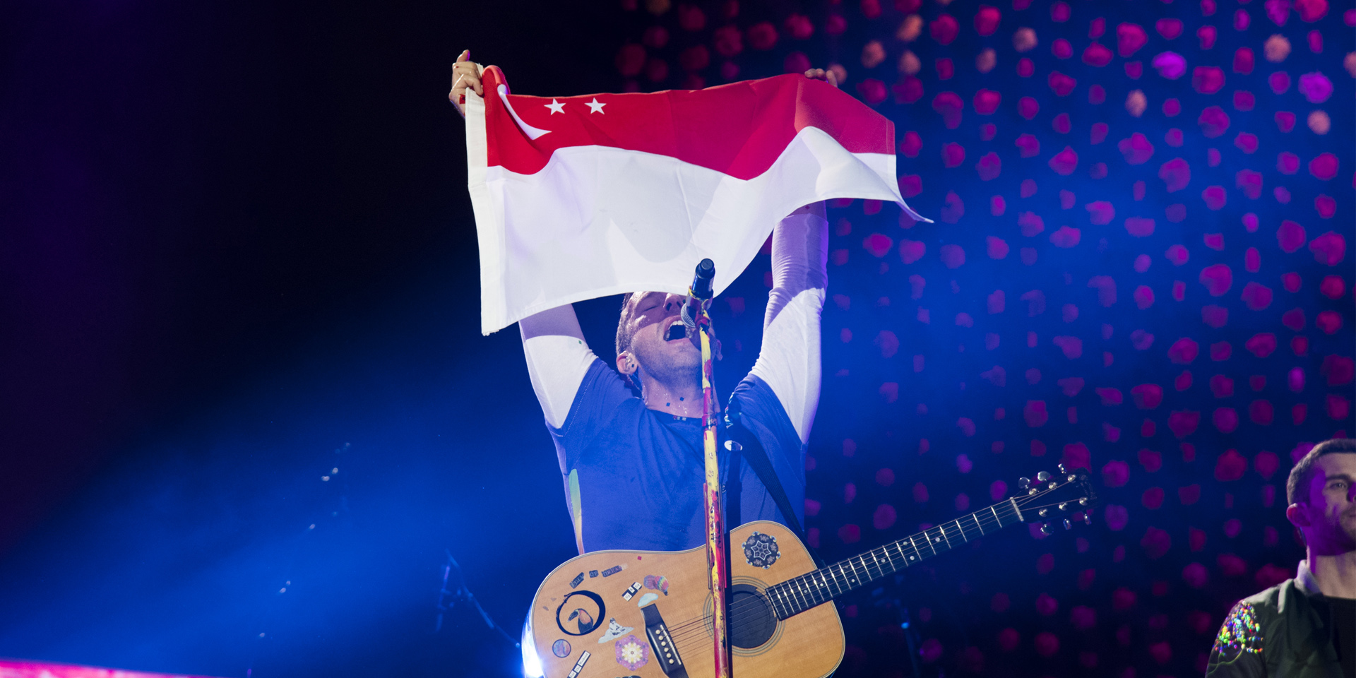 GIG REPORT: Coldplay performs stellar first night in Singapore with over 50,000 in attendance