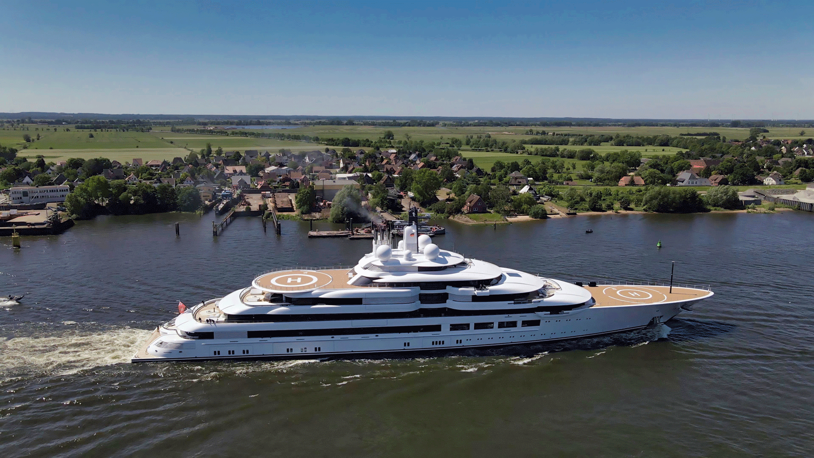 Video: 12th largest yacht in world 140m Lürssen Scheherazade captured in  new footage