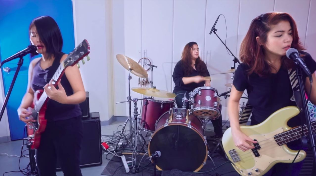 3/3 release live performance video for new single 'Clingy' – watch