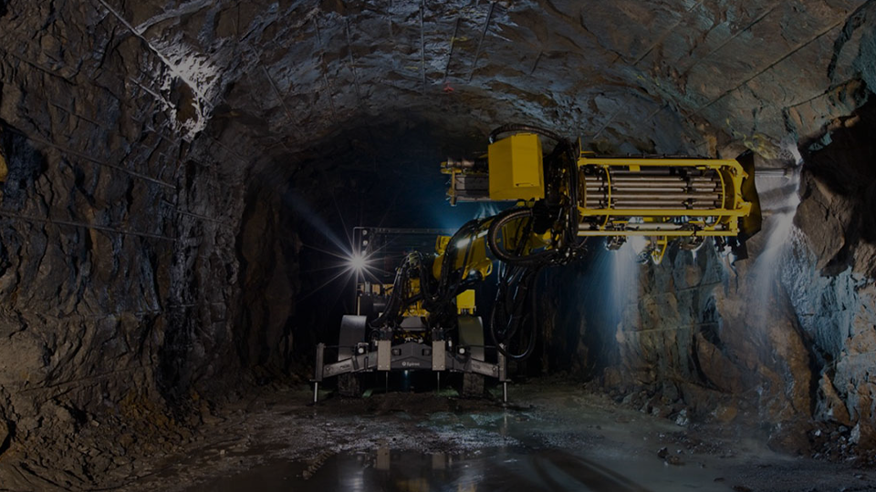 MINERÍA SUBTERRÁNEA DISEÑO DE PERFORACIÓN Y VOLADURAS DE TALADROS