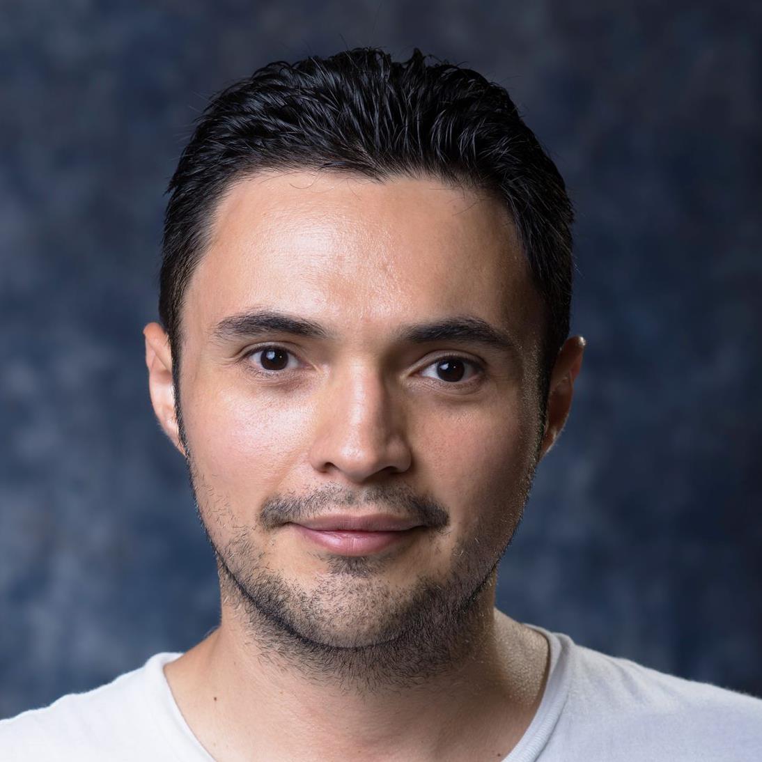 Eduardo Flores - El Salvador