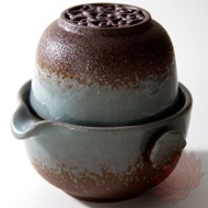 120 ml Celadon Stoneware Easy Gaiwan from Crimson Lotus Tea