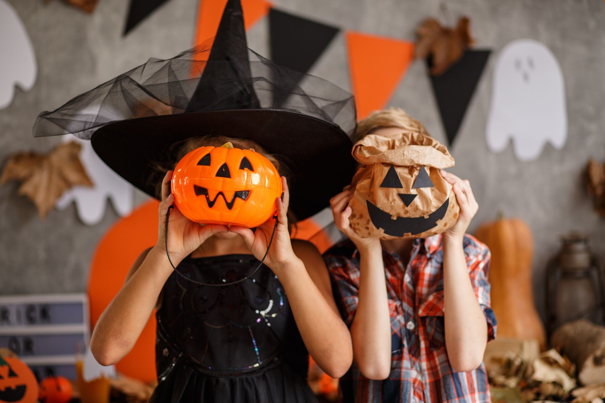How to Throw the Perfect Halloween Party.