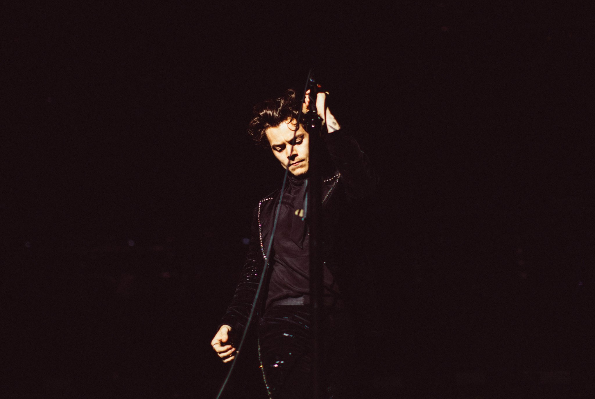 Harry Styles kicks off world tour by performing new songs 'Anna' and 'Medicine' – watch