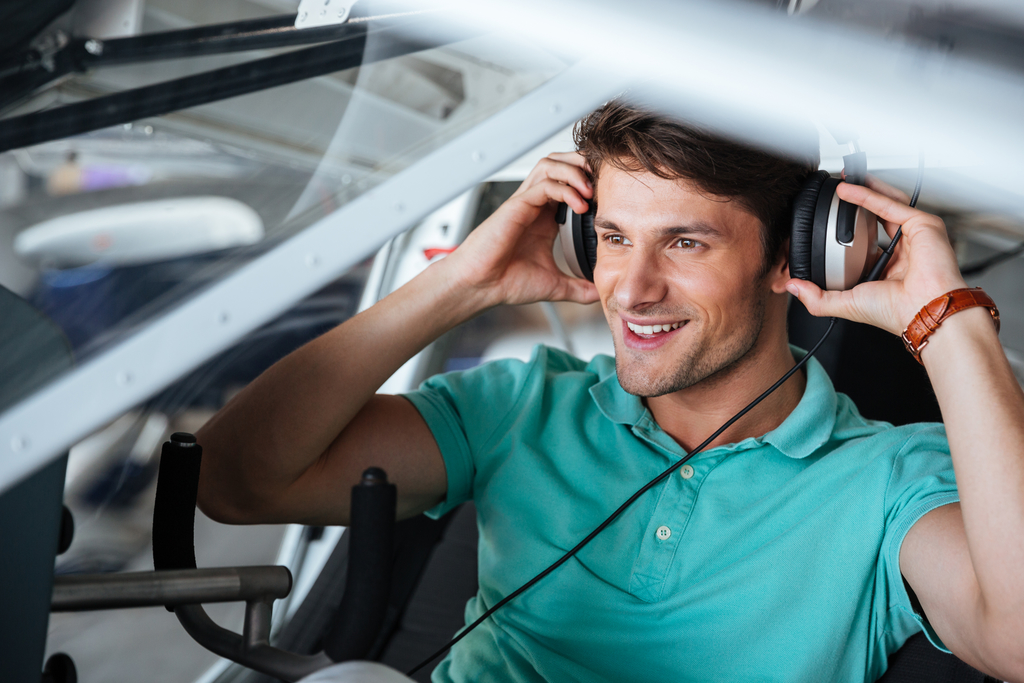 RTRRadio Telephony Restricted (Aeronautical) Online