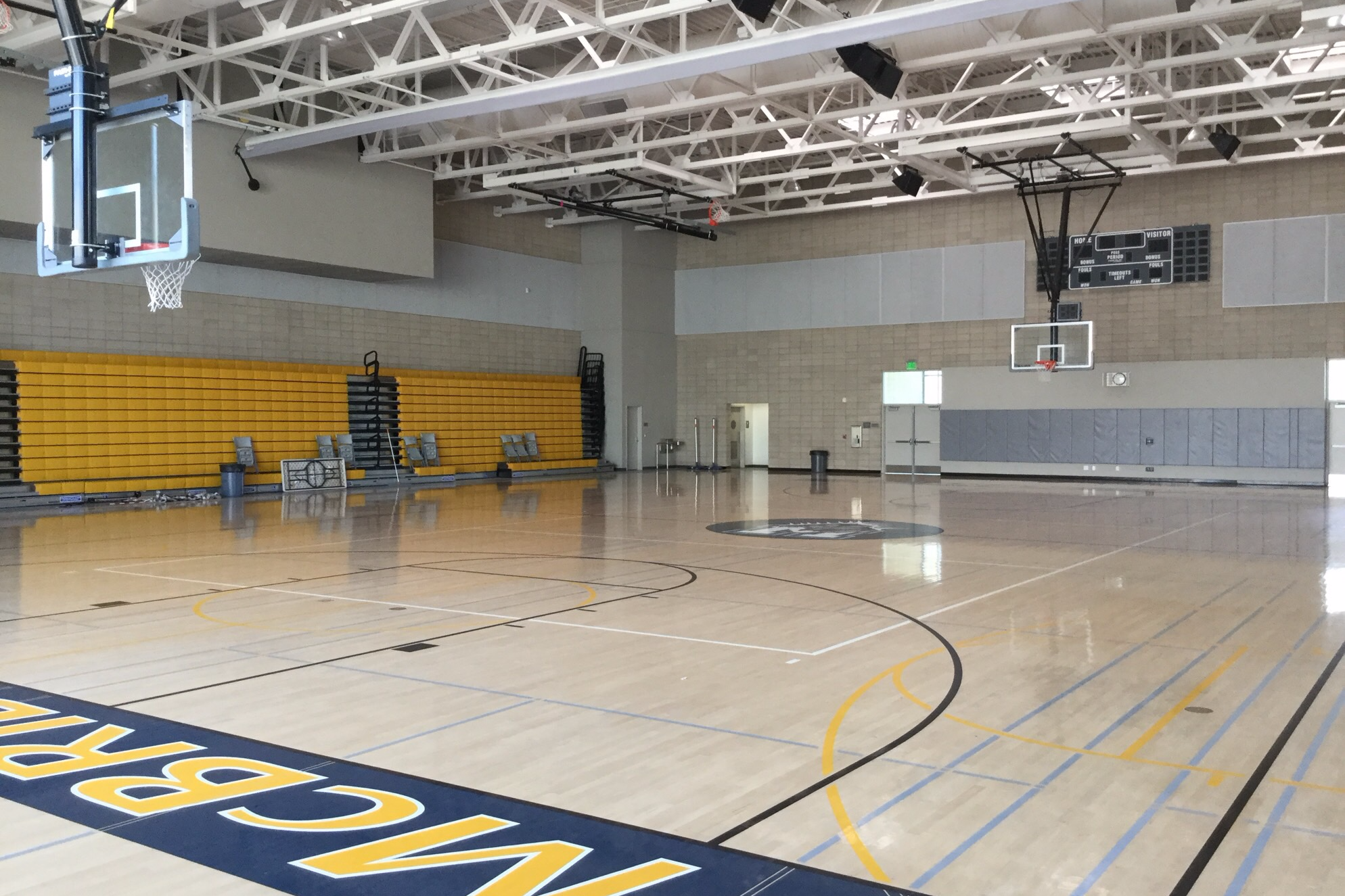 Gymnasium - Large