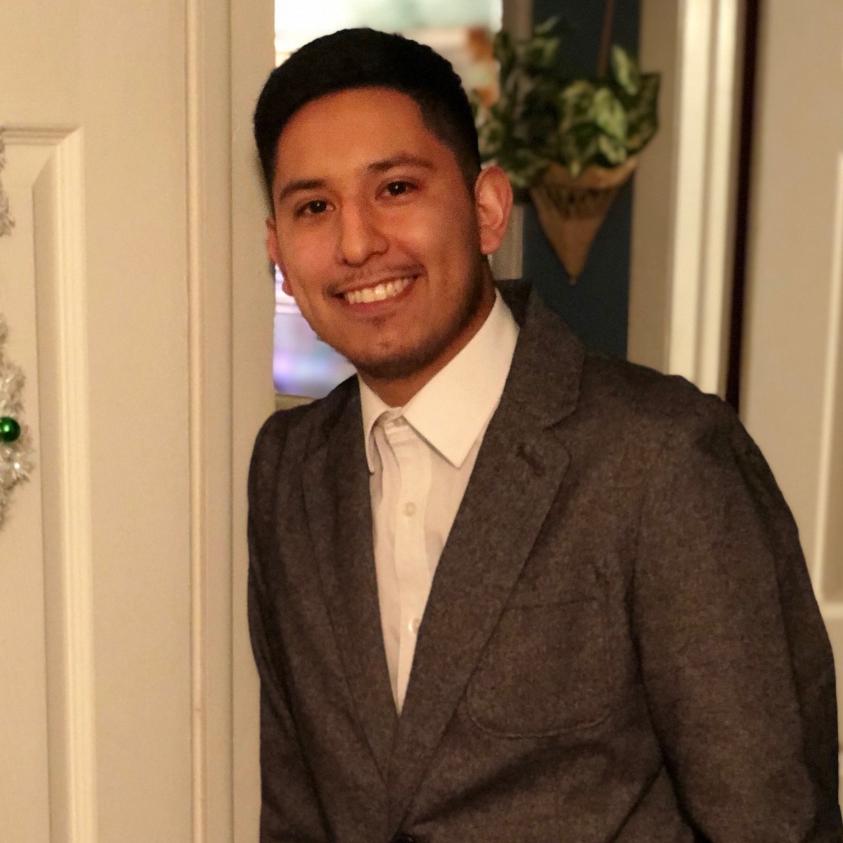 Luis V.