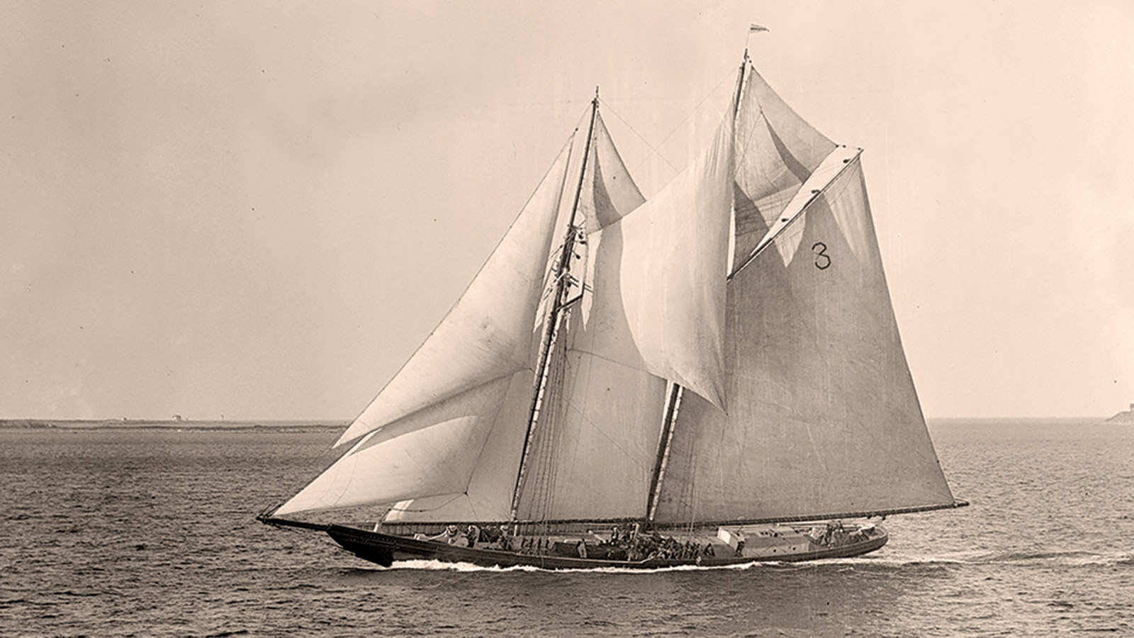 Racing Yacht " Columbia "  America's Cup 1899 Schooner Ship Broken Mast Postcard 