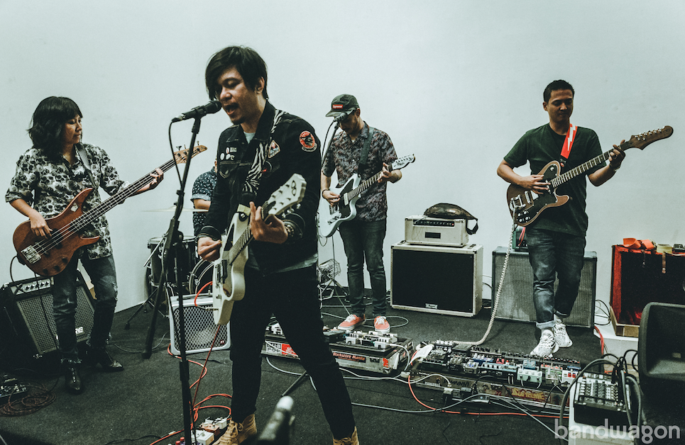 Sandwich champion Filipino craftsmanship in new signature models with D&D Custom Guitars
